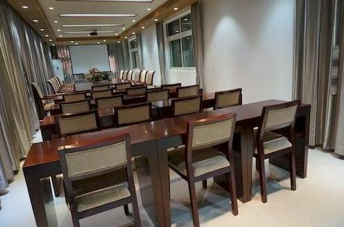 Sunshine Holiday Hotel Guan - Photo2