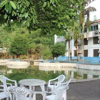 Colorful Holiday Hotel - Photo3