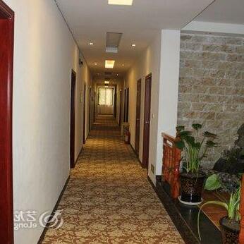 Colorful Holiday Hotel - Photo4