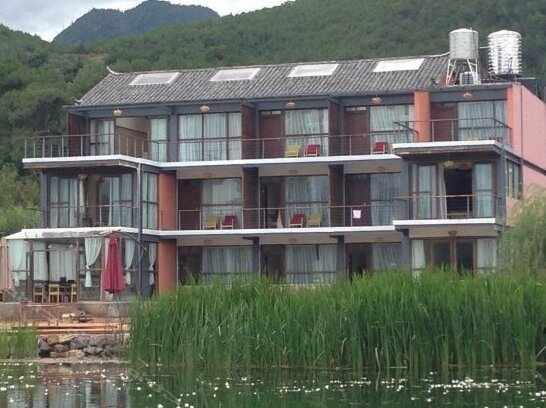 Chunshu Lakeview Holiday Inn