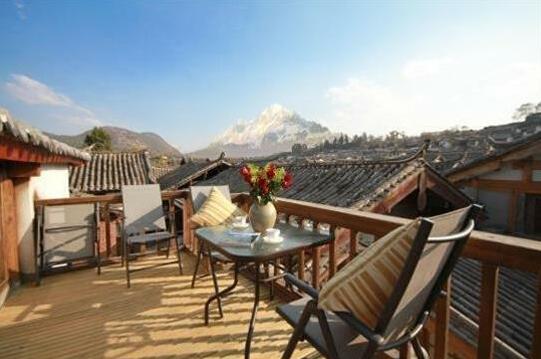 Courtyard And Sunlight Hotel Lijiang