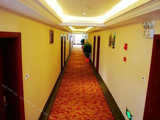 Greentree Inn Lijiang Xueshan Road Business Hotel - Photo2