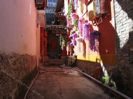 Lijiang Flower and Horse Hotel - Photo4