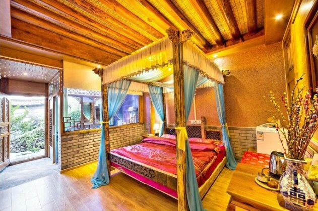 Lijiang Laia Zhuangse Inn - Photo3