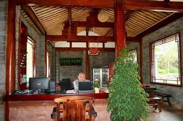 Lijiang Left Bank Holiday Inn - Photo2