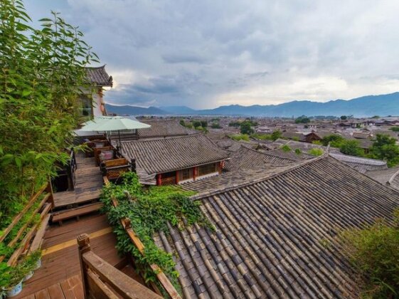 Lijiang Shishan House