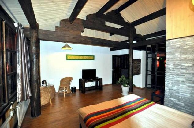 Seven Trees Inn - Photo2