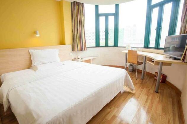 7days Inn Linyi Coach Station - Photo5