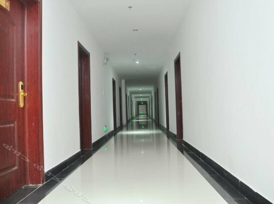 Family Style Hotel Yinan Zhugeliang CIty - Photo2