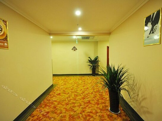GreenTree Inn Linxi International Convention Center Express Hotel - Photo2