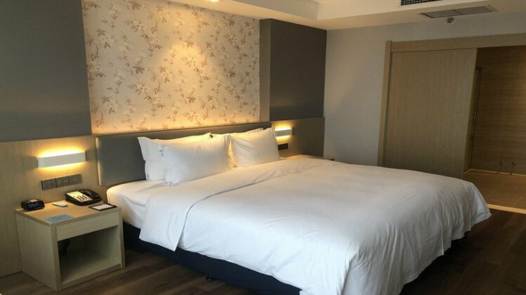 Holiday Inn Express Linyi Riverside - Photo4