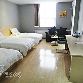 Super 8 Hotel Linyi Bus Terminal - Photo2