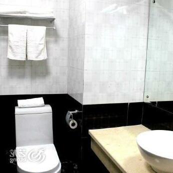Super 8 Hotel Linyi Bus Terminal - Photo3