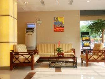 Super 8 Hotel Yishui - Photo2