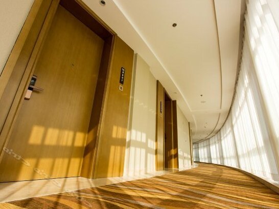 Gloria Plaza Hotel - Photo2