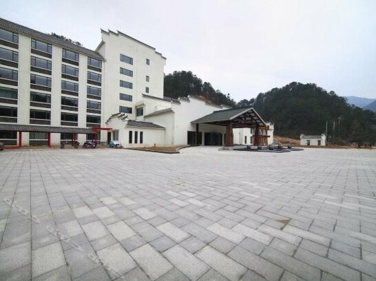 Tiantang Guzhao Holiday Hotel