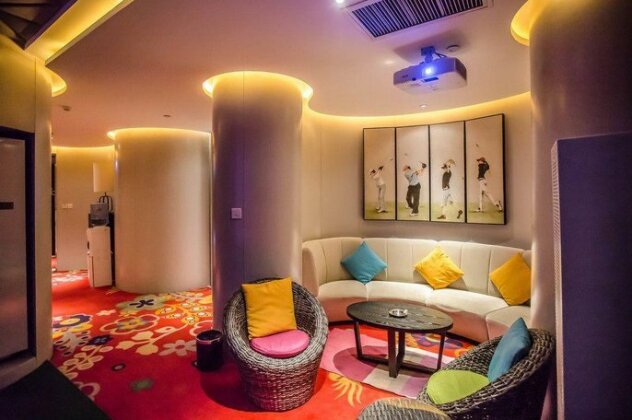 Blue Magpie Hotel - Photo4