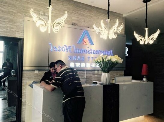 Left Bank International Hotel - Photo3