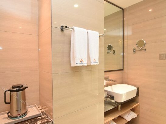 Left Bank International Hotel - Photo5