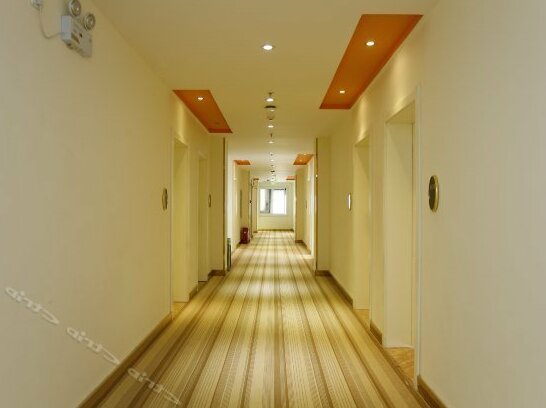 Super 8 Luoyang Zhongyi Street - Photo2