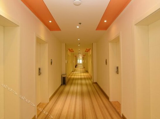 Super 8 Luoyang Zhongyi Street - Photo3