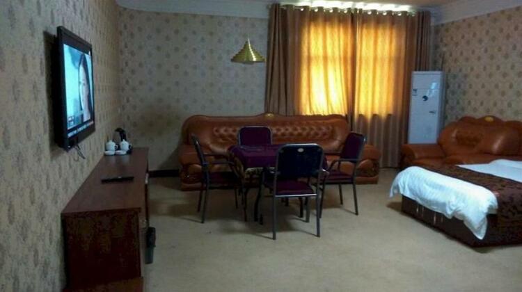 Yanshi 7 Star Express Hotel - Photo2