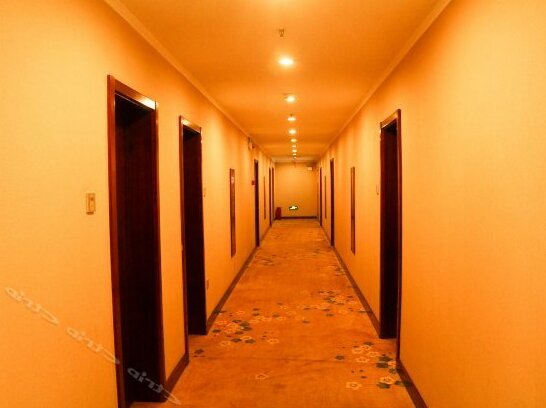 Yanshi Hotel - Photo2