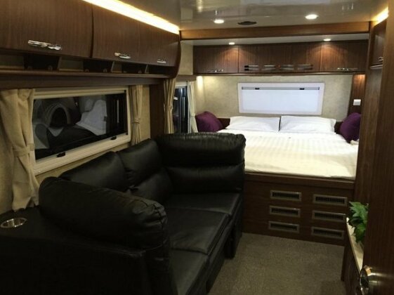 Xue Xiang Zhong Yang Motor Home Hotel - Photo5