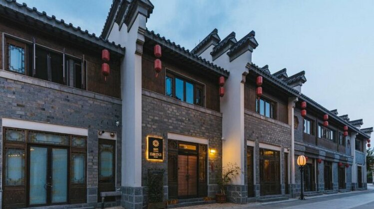 Floral Hotel Yungui Confucius Temple