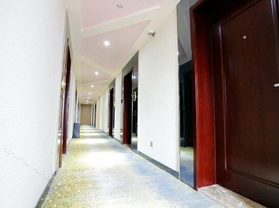 Yilian Theme Business Hotel - Photo4