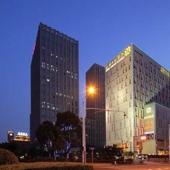 Zhenbao Holiday Hotel