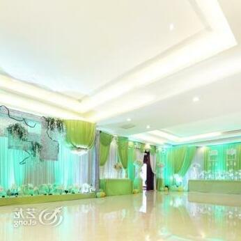 Zhenbao Holiday Hotel - Photo2