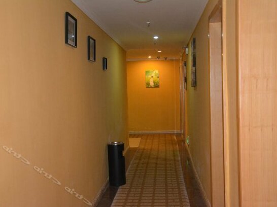 9+1 Express Hotel - Photo4