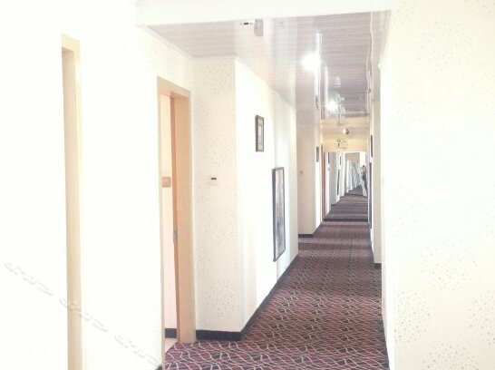 ChunHui Inn Hotel - Photo2