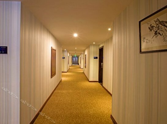 Victoria Harbor Hotel Wuyishan - Photo4