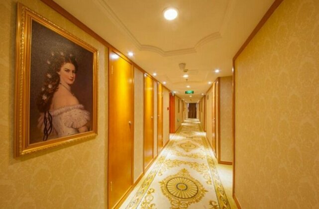 Vienna Hotel Rugao Zhengxiang Square - Photo4