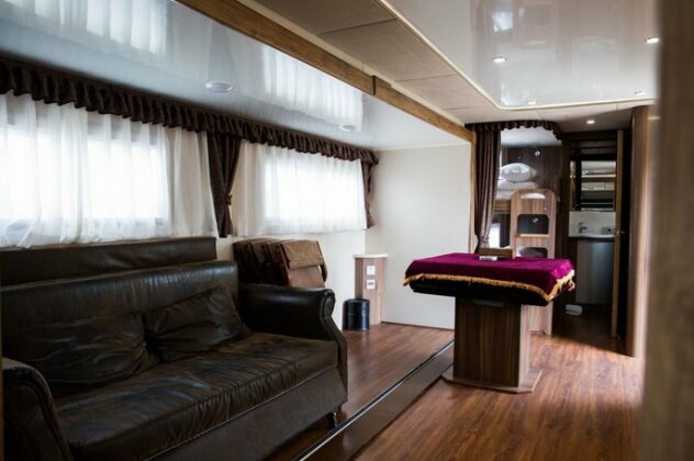 Seclusion Scenery of Shanghai International RV Resort - Photo5