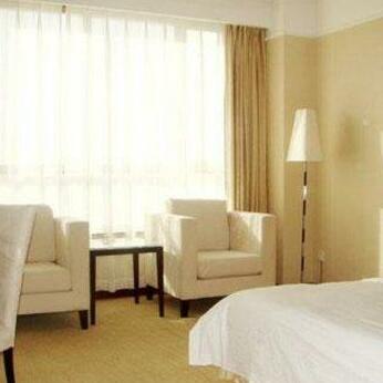 Erdos Triumphal Arch Holiday Hotel - Photo5