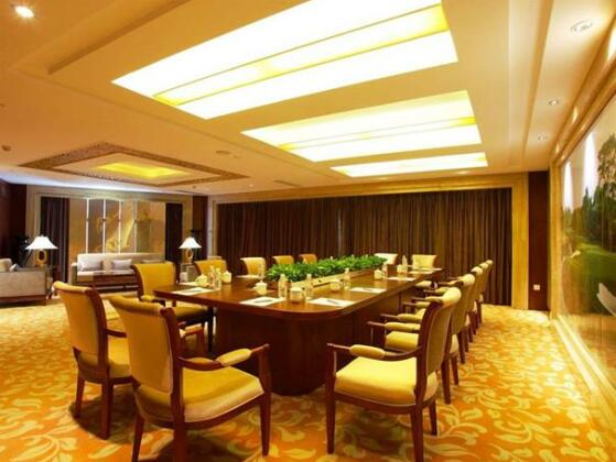 Days Hotel and Suites Zhaozhuang Xingyi Resort - Photo4