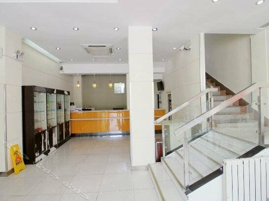 7 Days Inn Qingdao Wenhua Street - Photo2