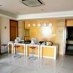 Beiergen Hotel Qingdao - Photo2