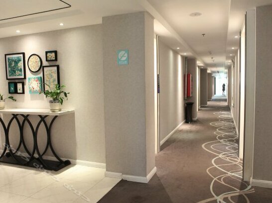 Galaxy Holiday Hotel - Photo4