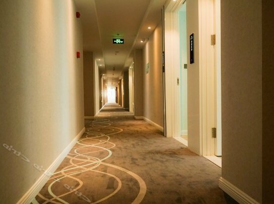 Galaxy Holiday Hotel - Photo5