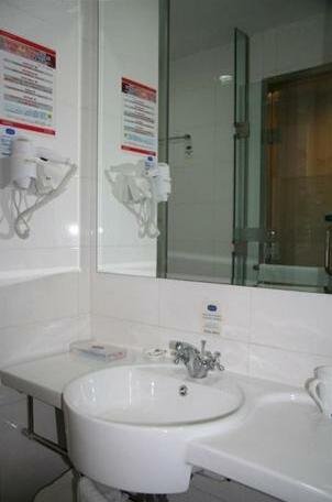 Hanting Hotel Qingdao May Fourth Square - Photo3