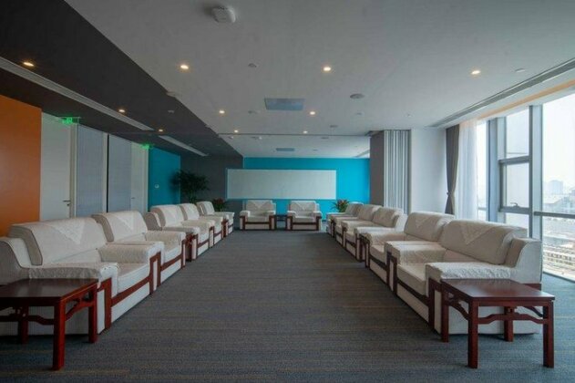 Holiday Inn Express Qingdao Innovation Park - Photo3