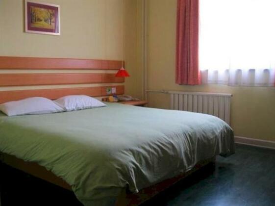 Home Inn Qingdao Jiaonan Bus Station - Photo3