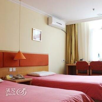 Home Inn Qingdao Shandong Road - Photo5