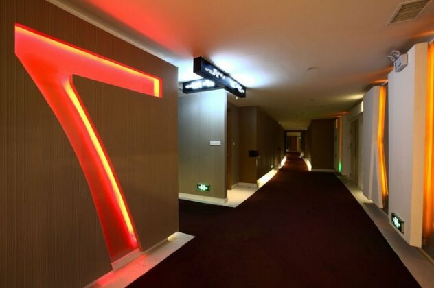 Kinghood Hotel - Photo4