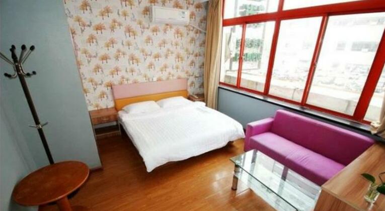 Little Free Time Internationa Hostel Qingdao - Photo2