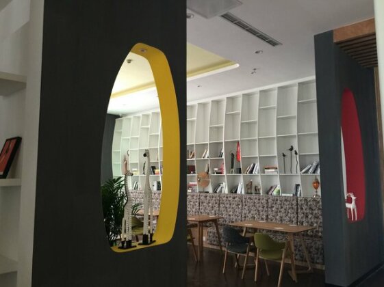 Molly Hotel Select Qingdao - Photo2